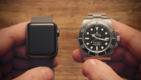 Smartwatch Vs. Traditional Watch in 2023
